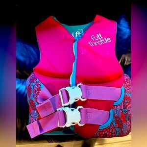 Full Throttle- children’s swimming vest - 50-90 pounds.  New.  A great deal!